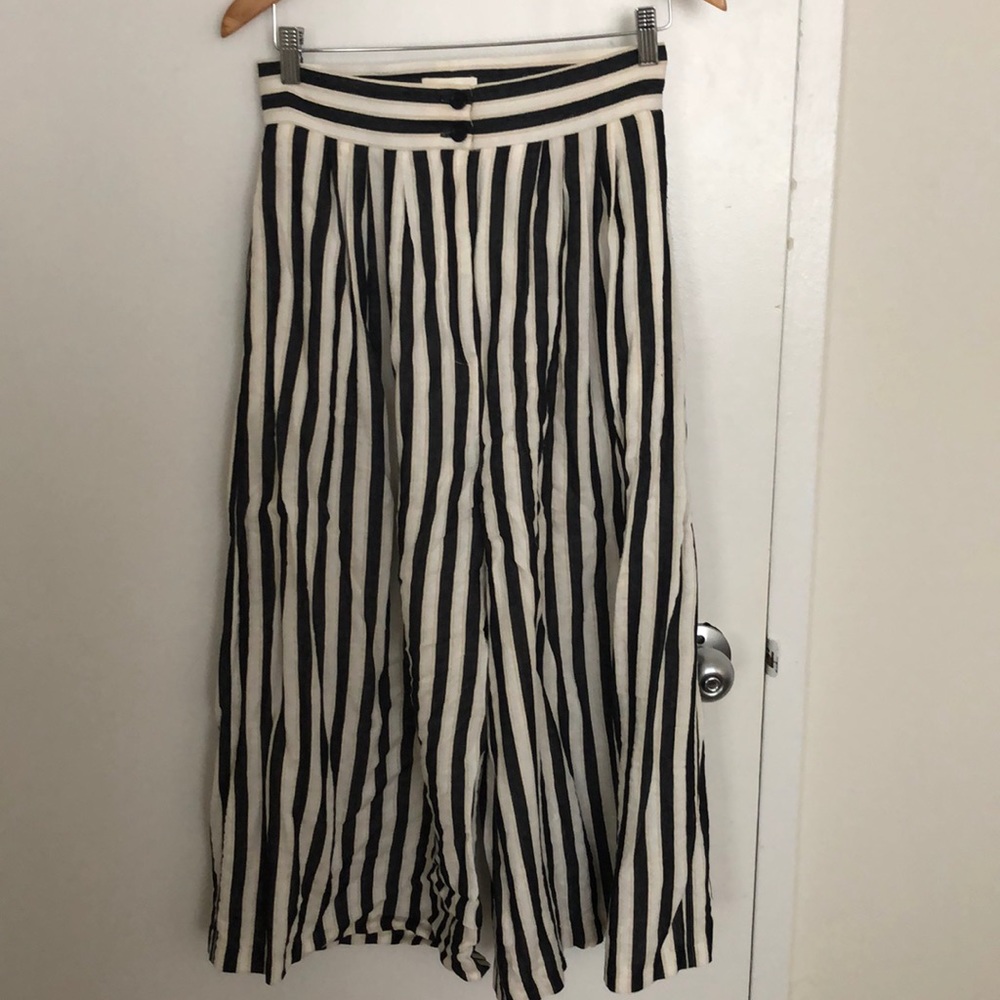 H&M Gaucho linen pant.